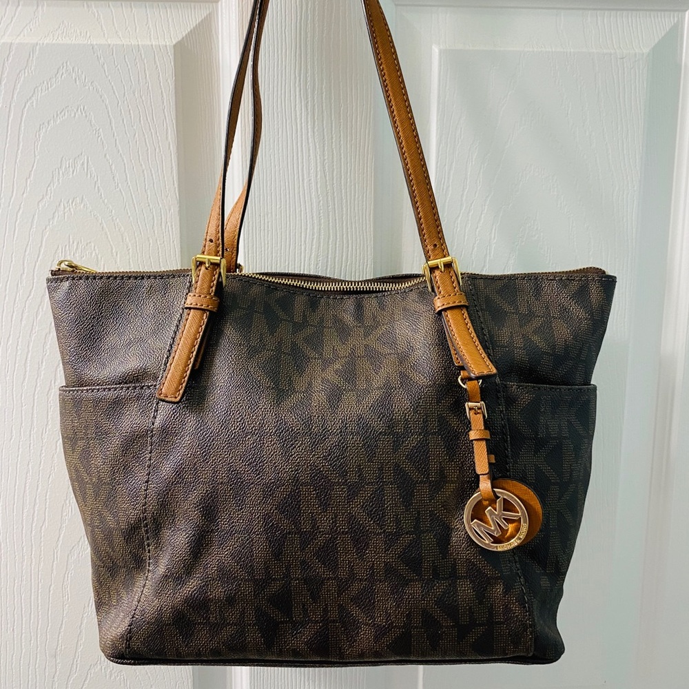 - Michael Kors signature logo zipper city tote